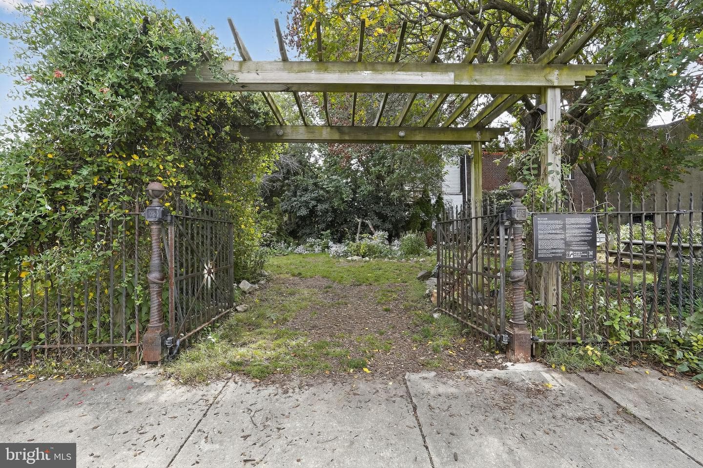 2314 Emerald Street photo 29