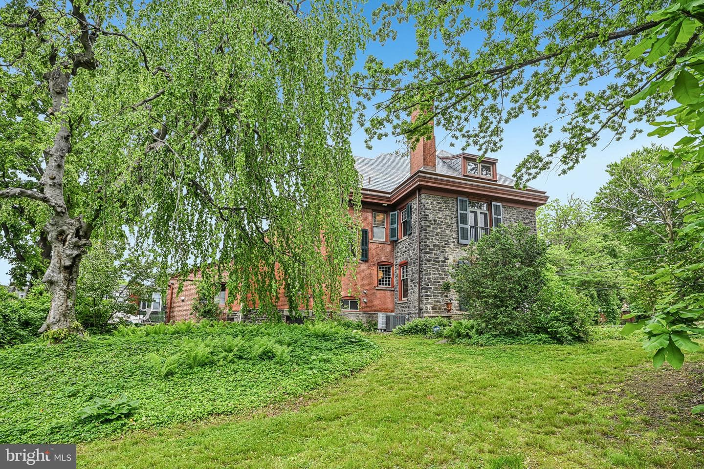 51 E Penn Street photo 53