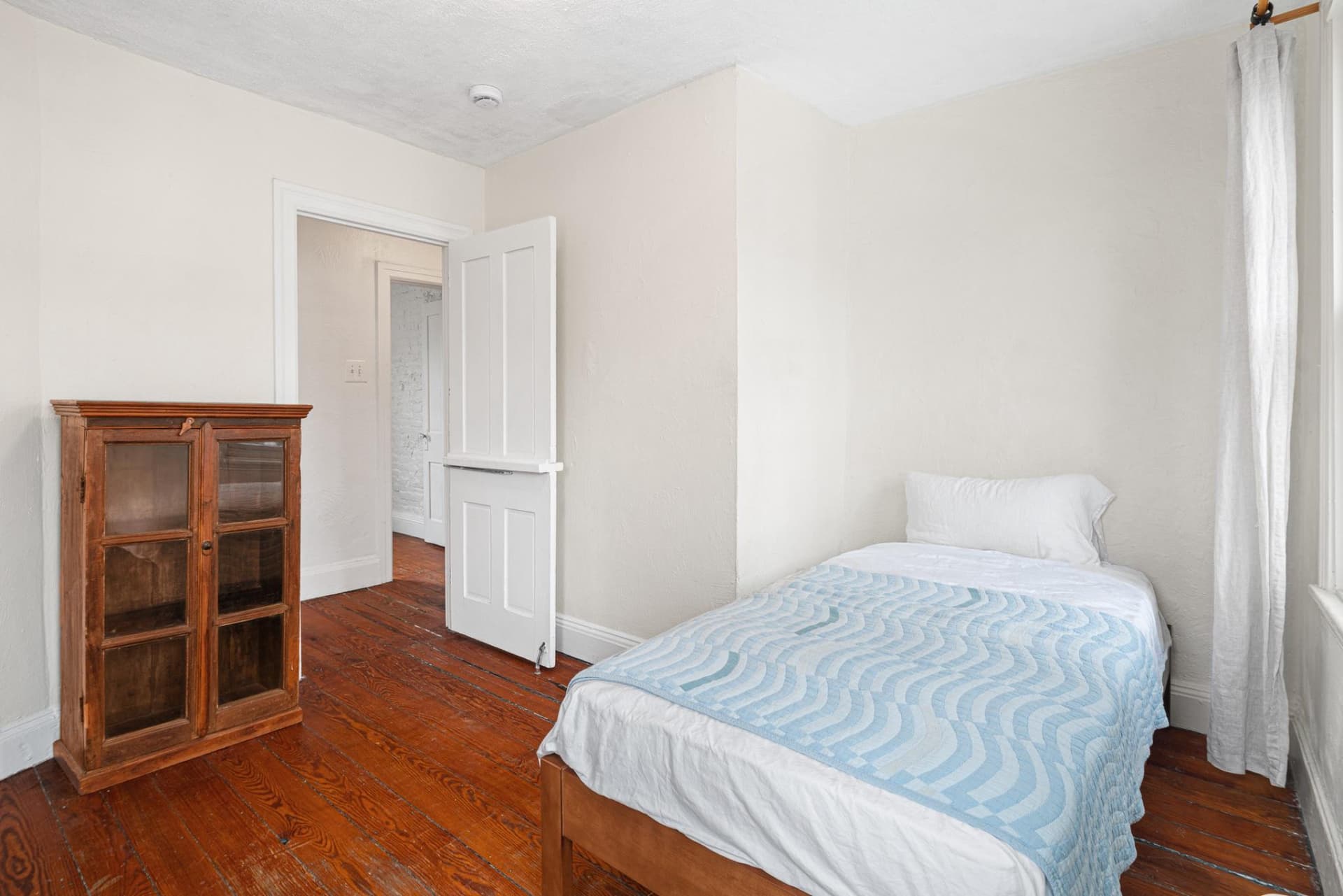 1227 S Iseminger Street photo 11