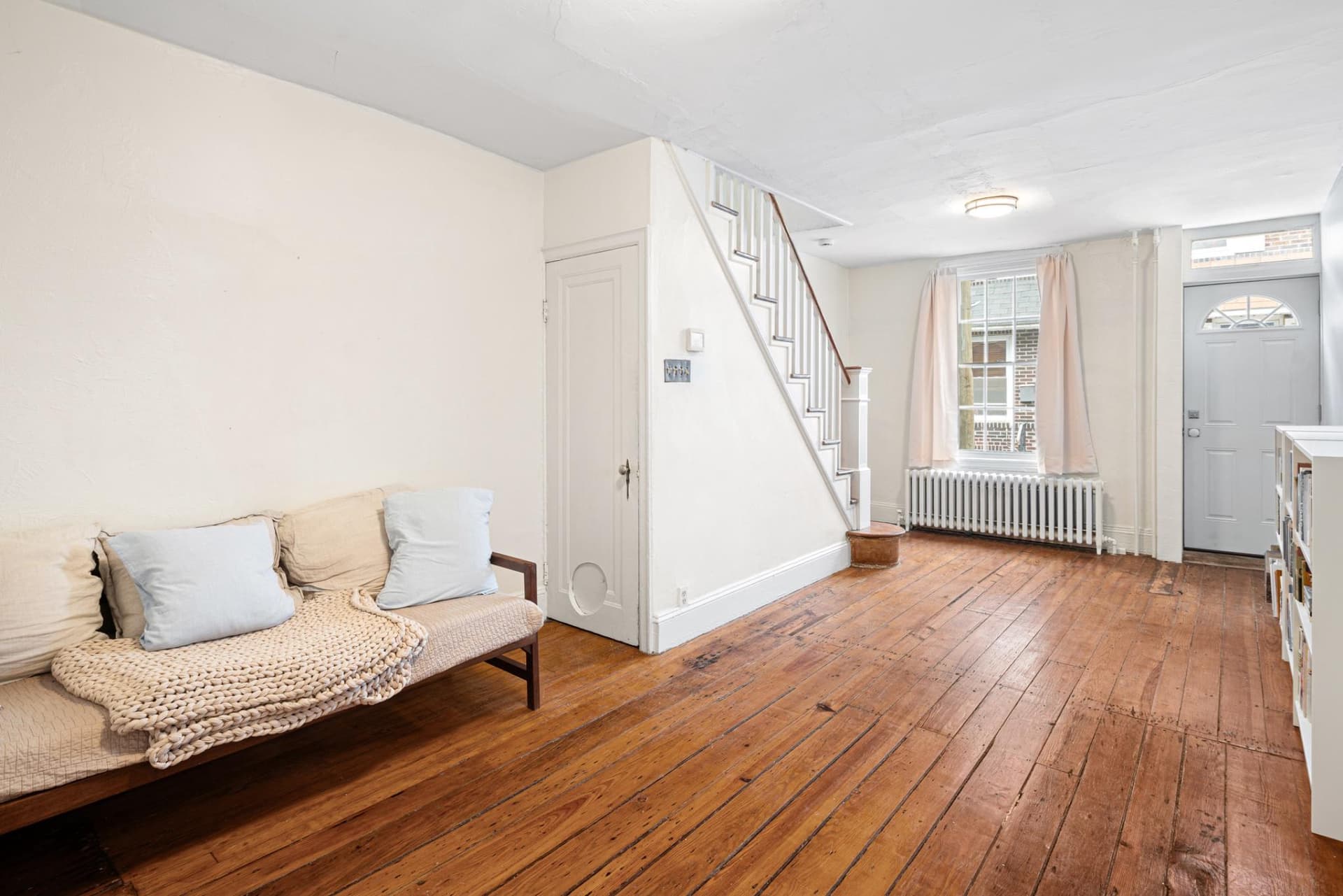 1227 S Iseminger Street photo 4