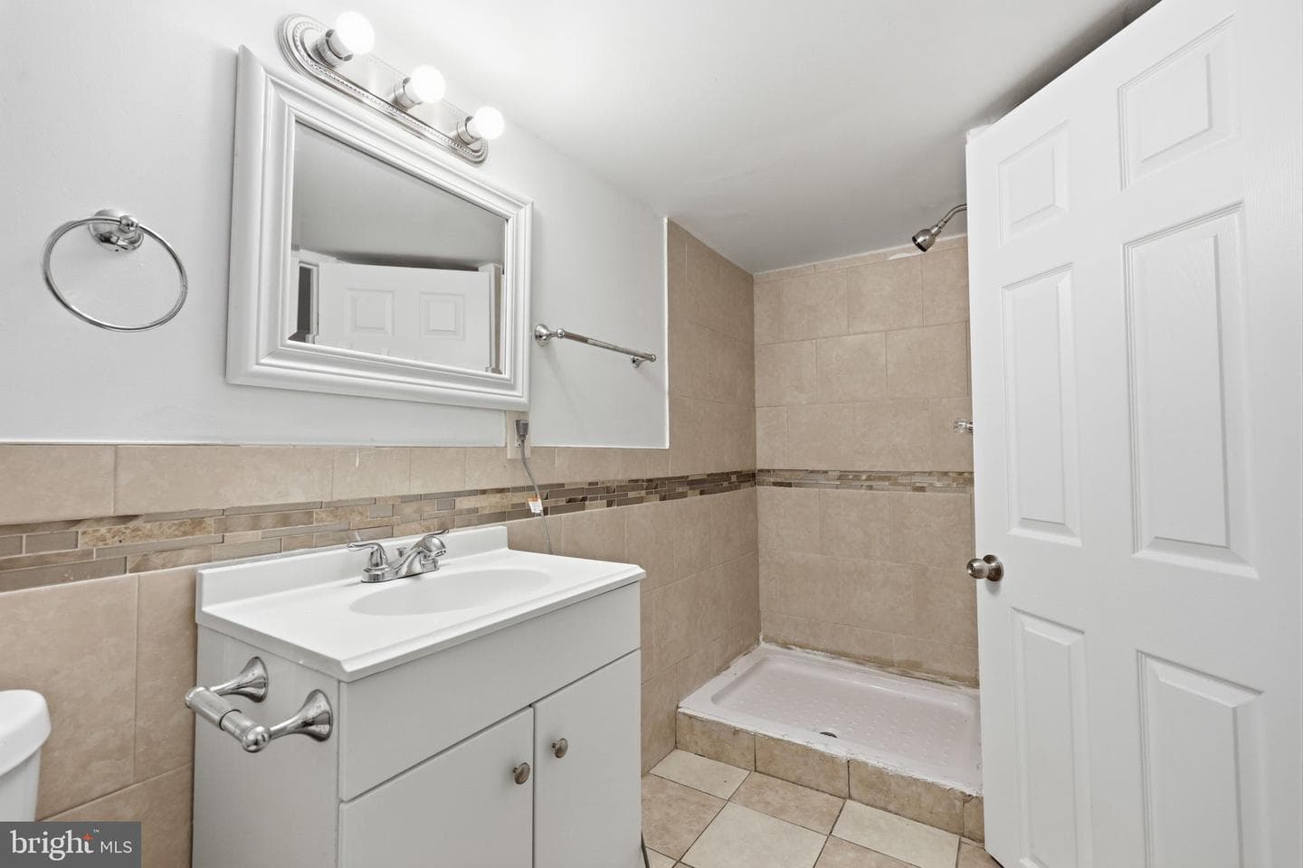 140 W Ashdale Street photo 14
