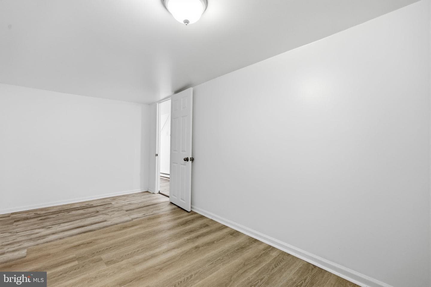 140 W Ashdale Street photo 17