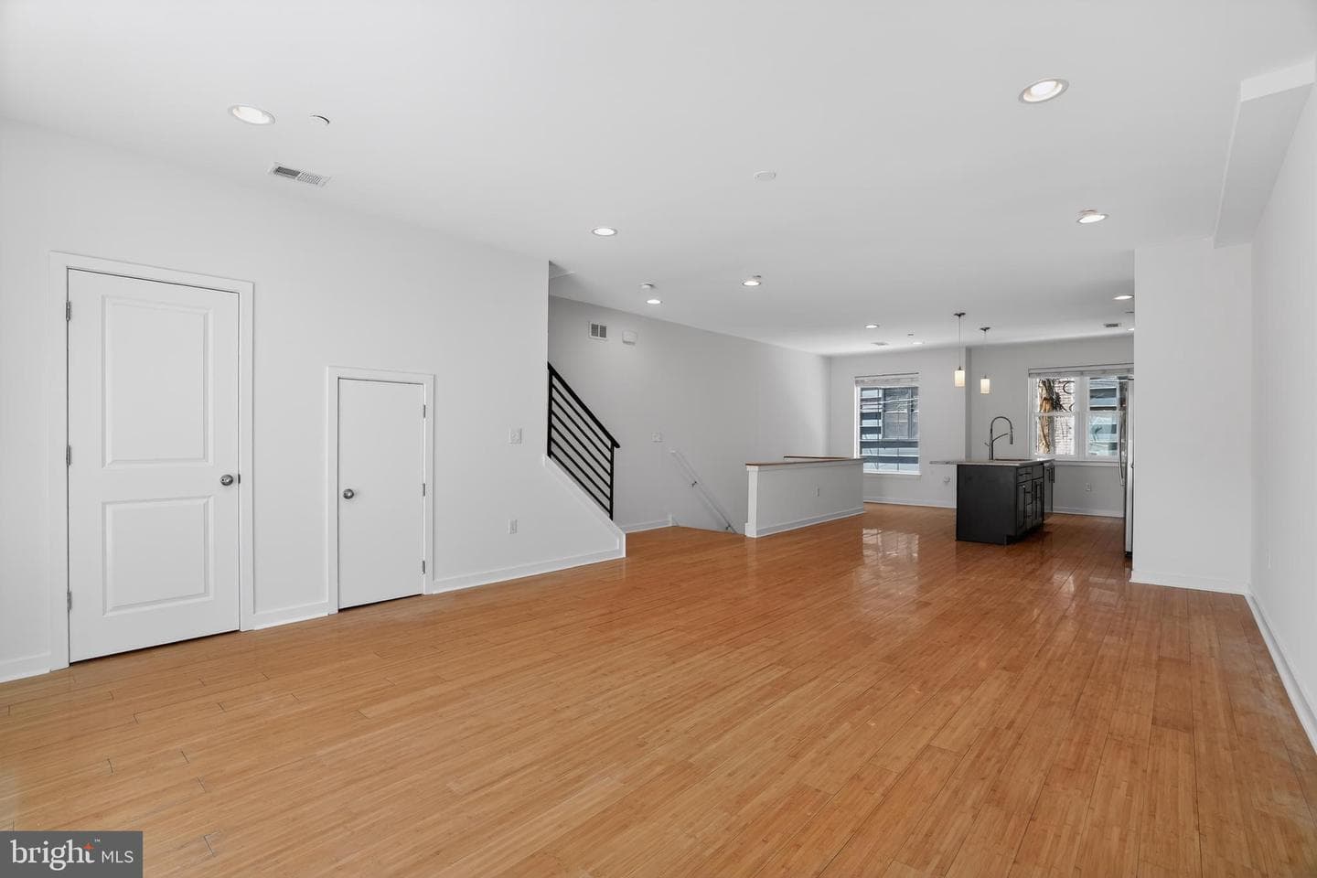 1305 S Hancock Street photo 15