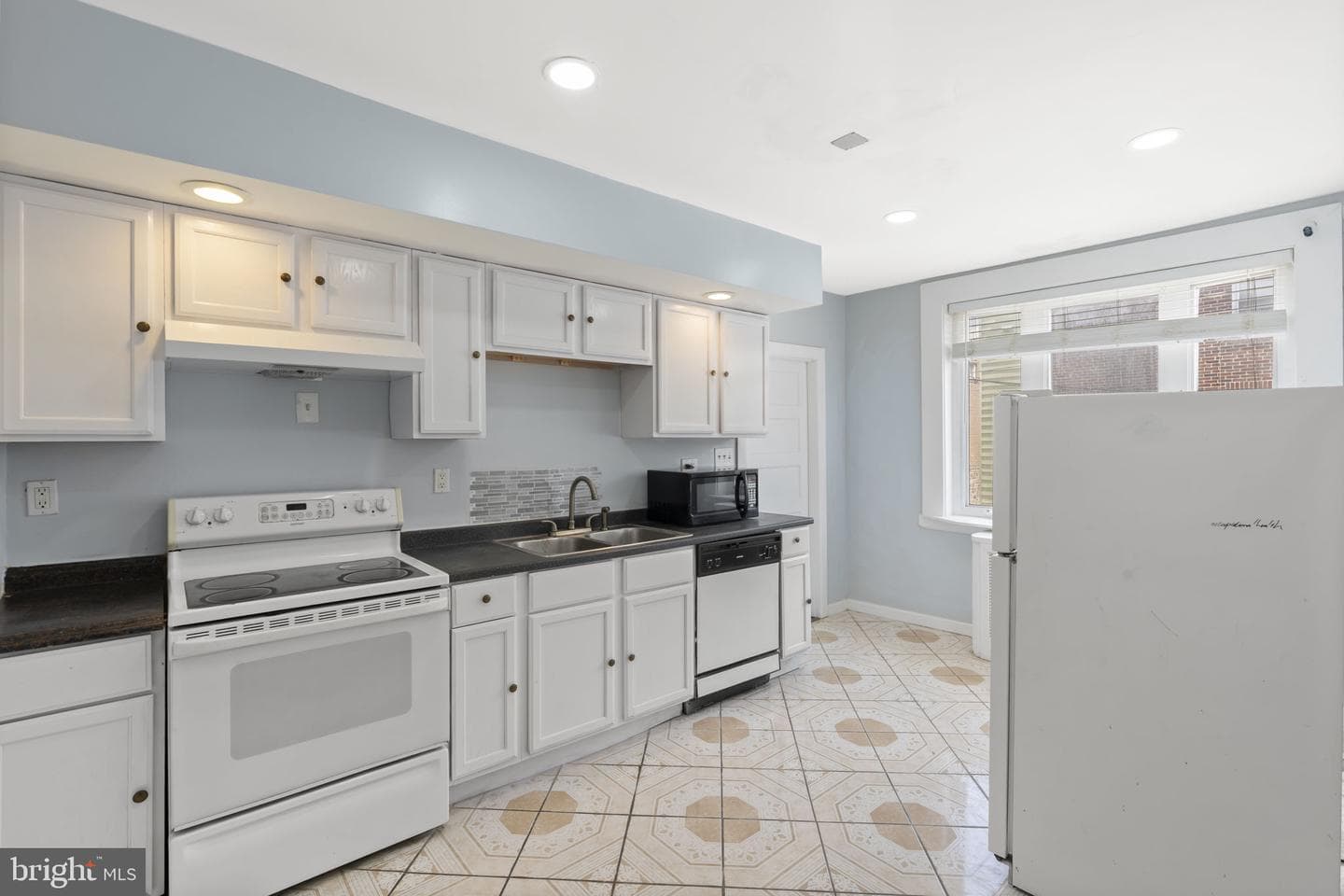571 Van Kirk Street photo 11
