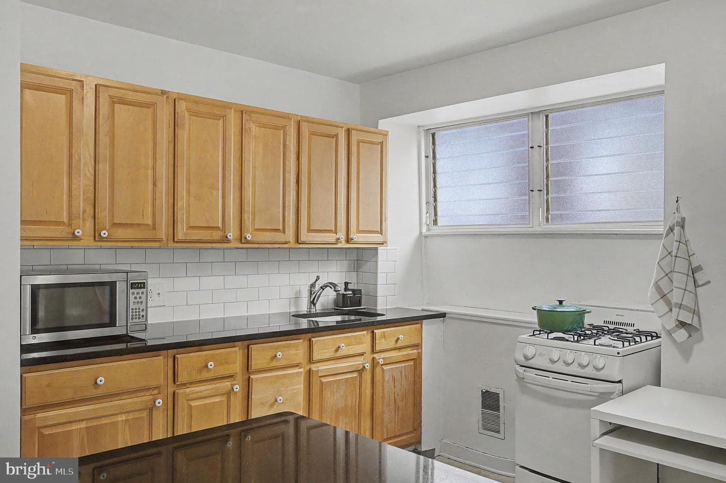 203 E Gowen Avenue photo 34
