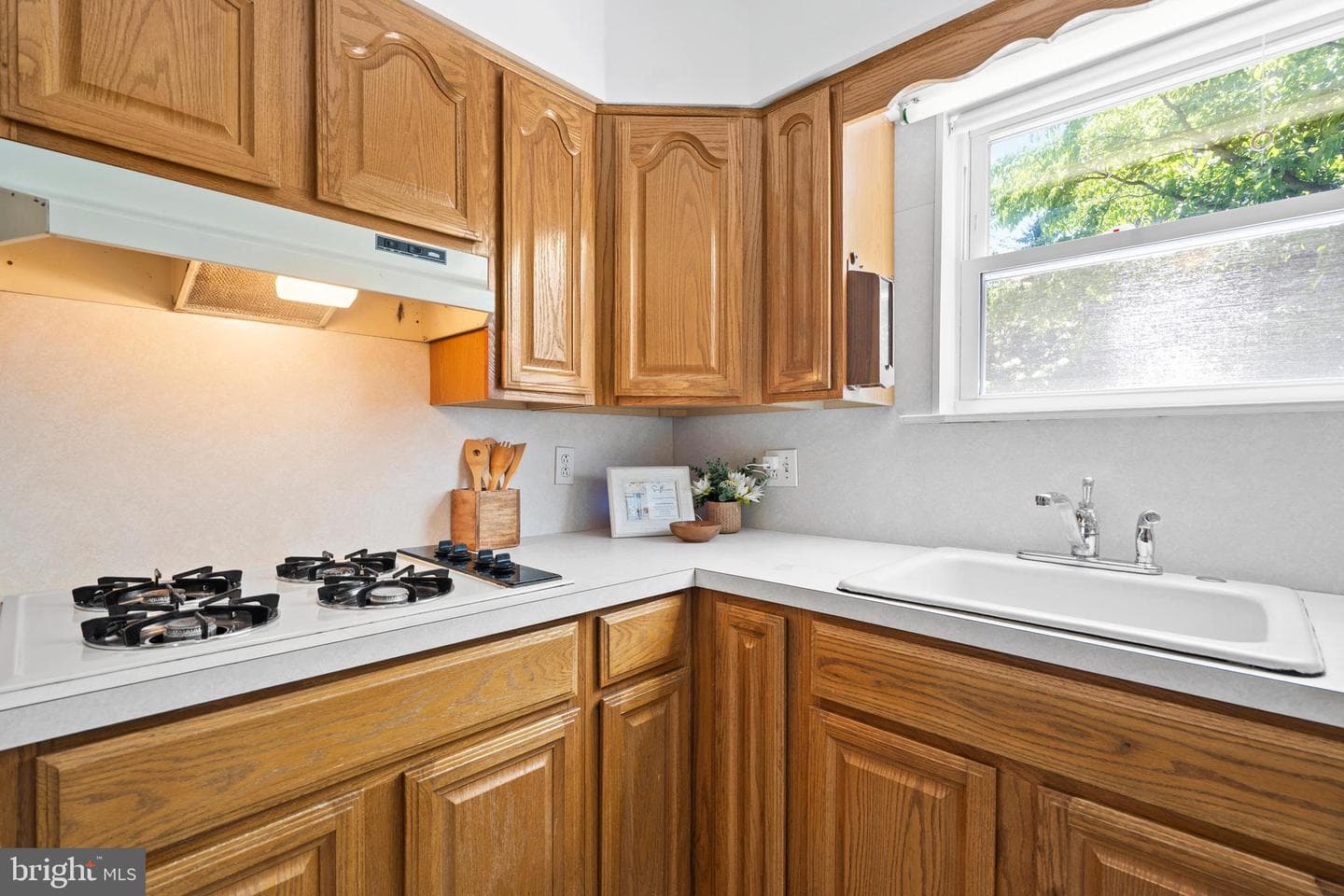 3226 W Penn Street photo 12