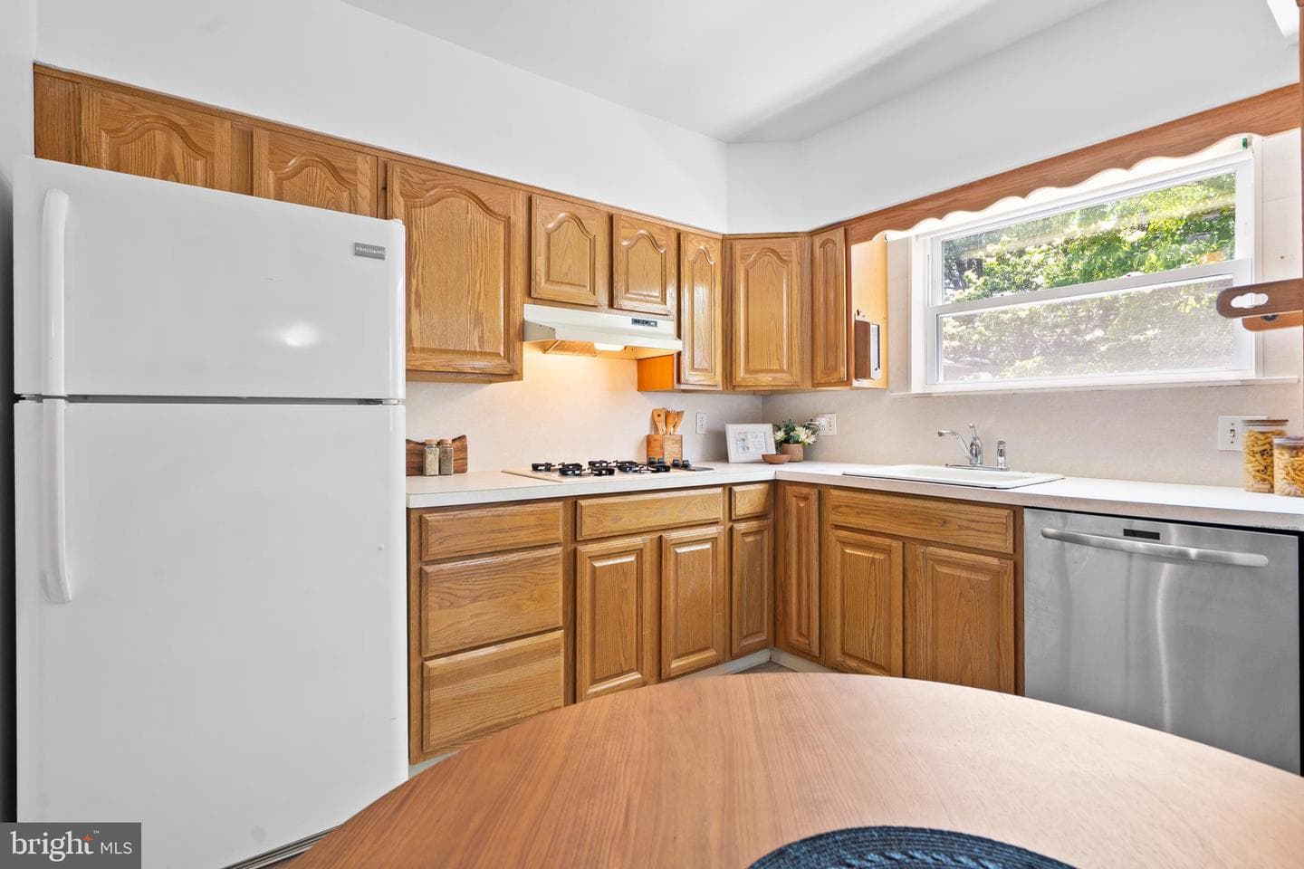 3226 W Penn Street photo 14