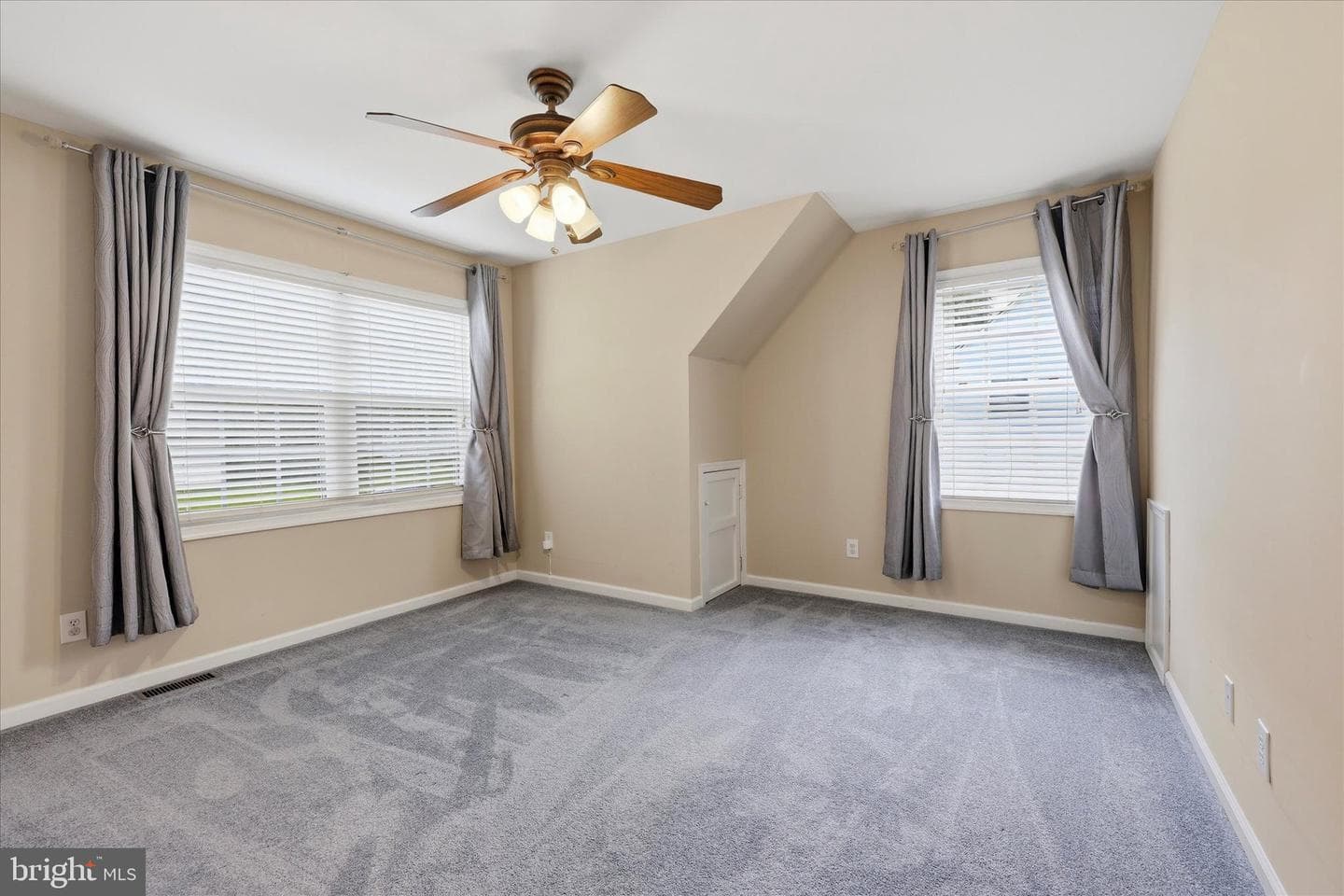 9342 Campus Lane photo 18