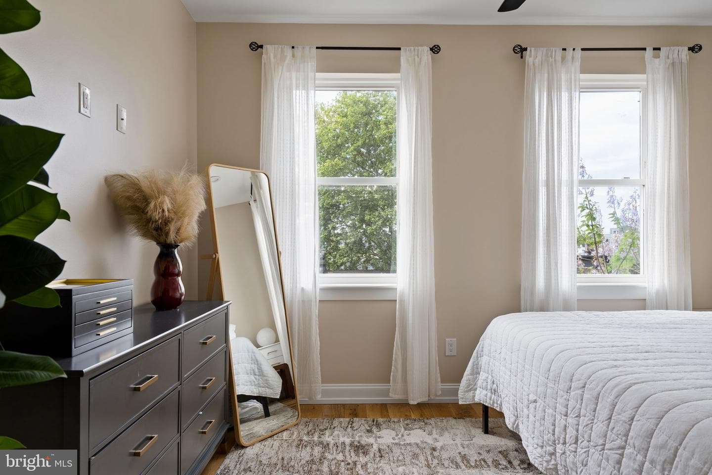 2932 Nicholas Street photo 29