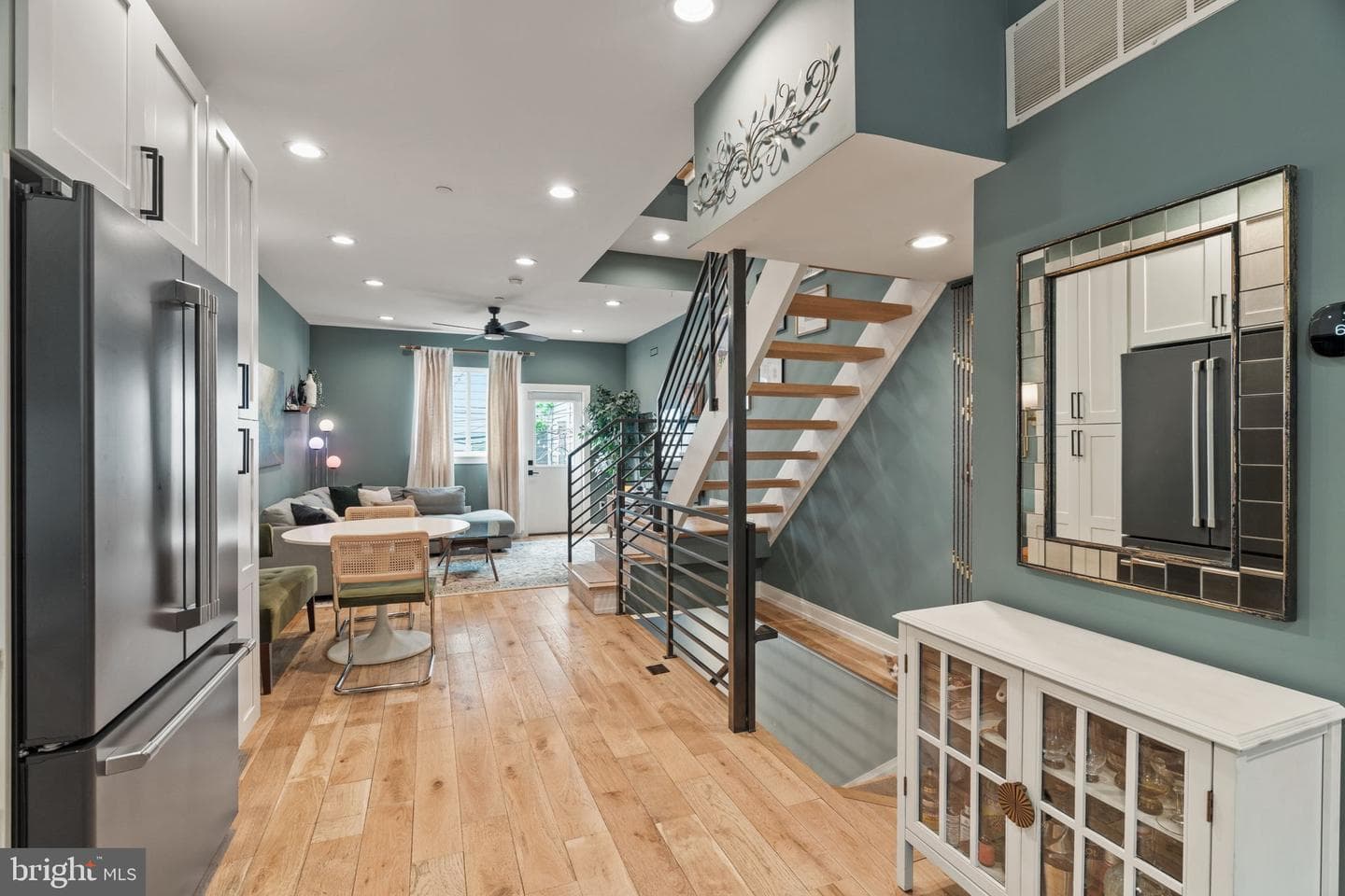 2932 Nicholas Street photo 3