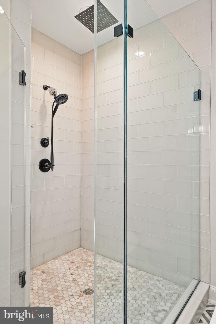 2932 Nicholas Street photo 37