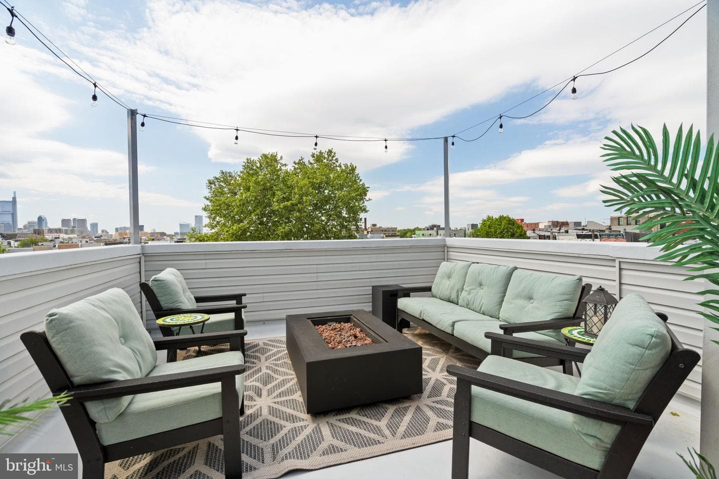 2932 Nicholas Street photo 42