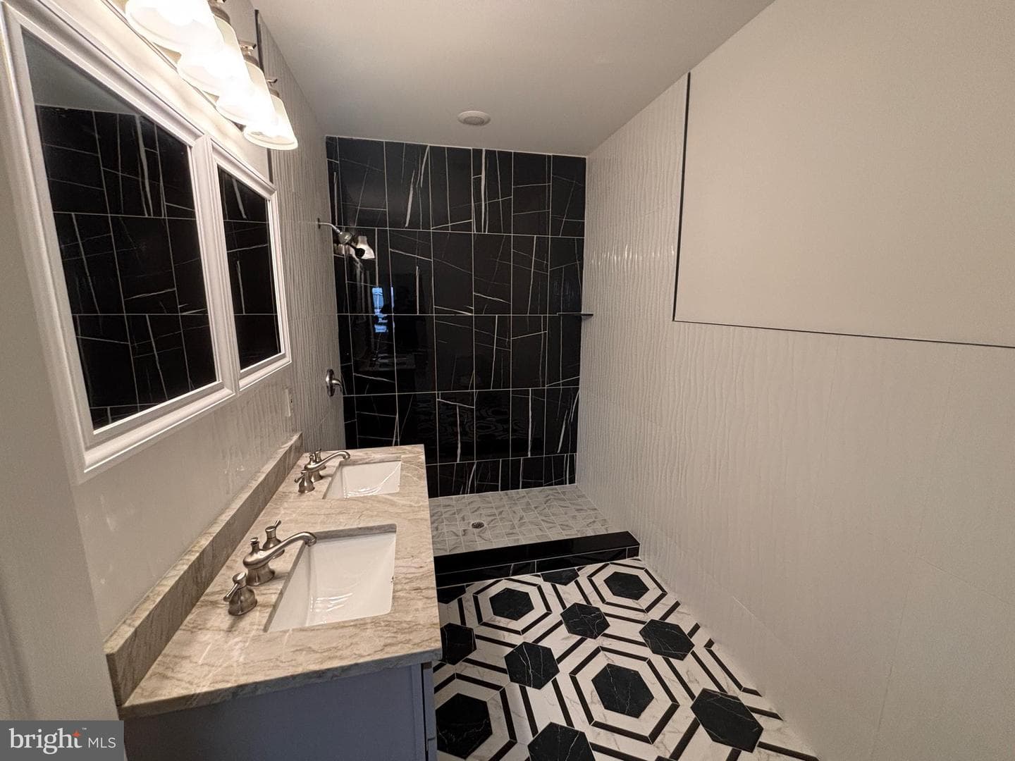 6723 N Carlisle Street photo 25