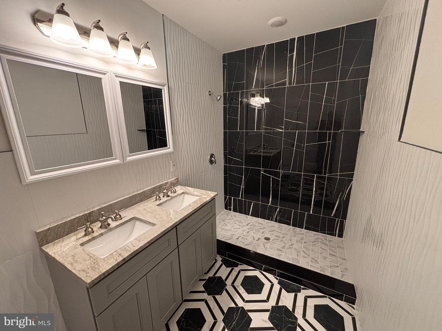 6723 N Carlisle Street photo 27