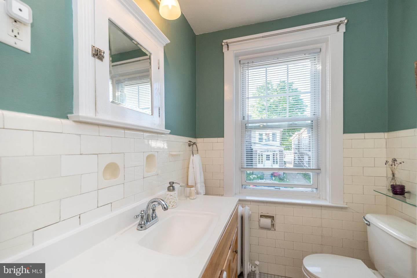 649 Hermitage Street photo 27