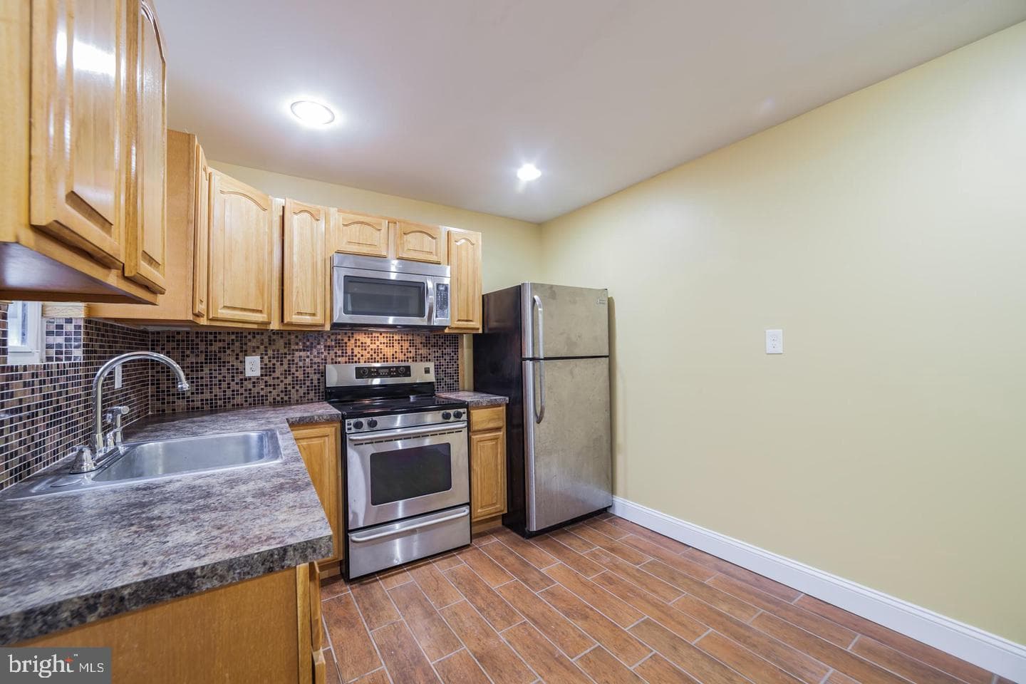2921 Rosehill Street photo 10