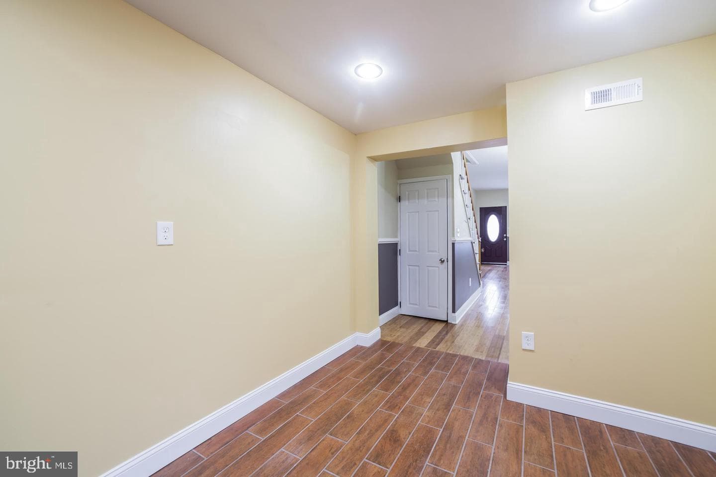 2921 Rosehill Street photo 12