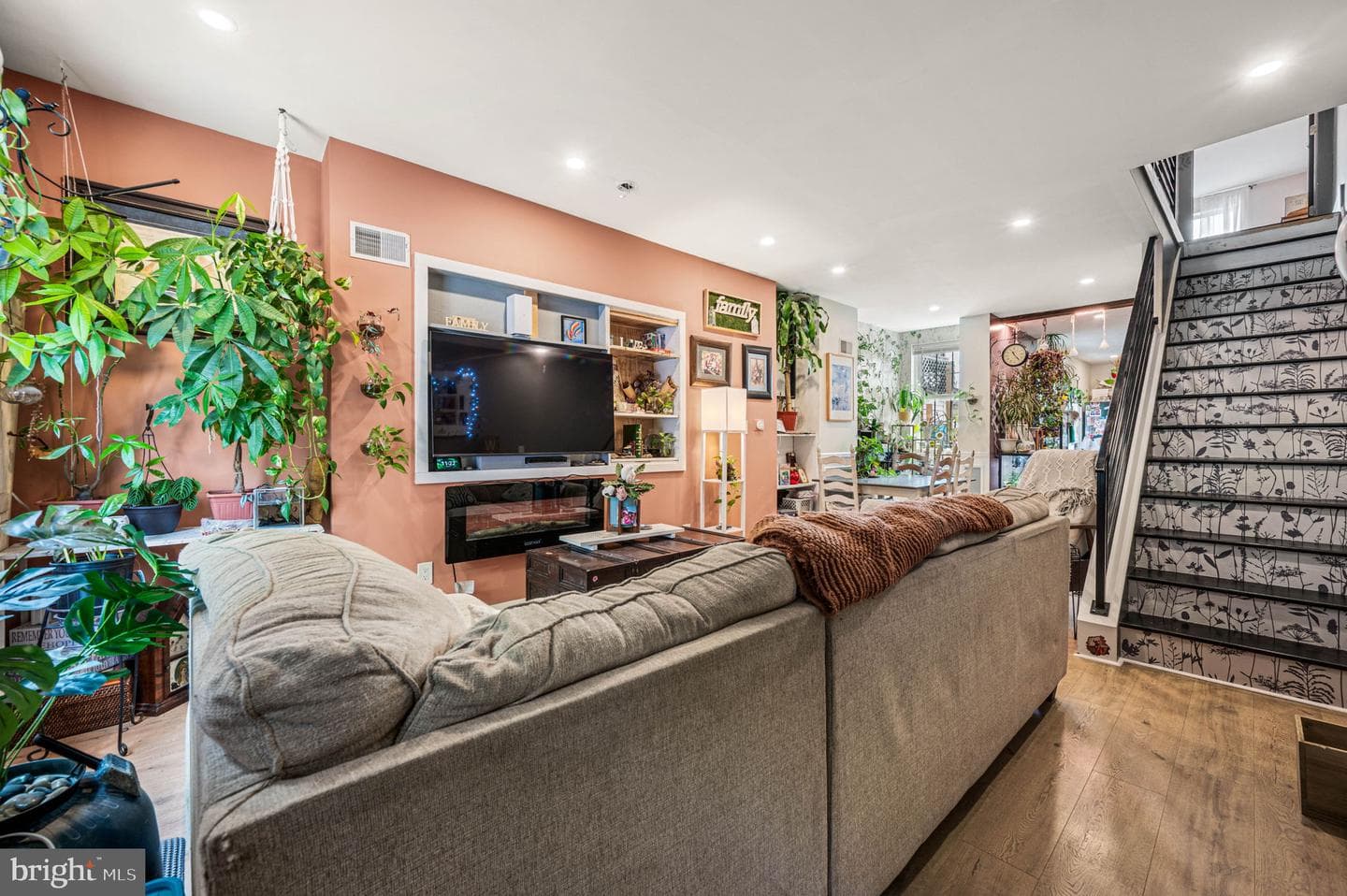 4733 Belgrade Street photo 4