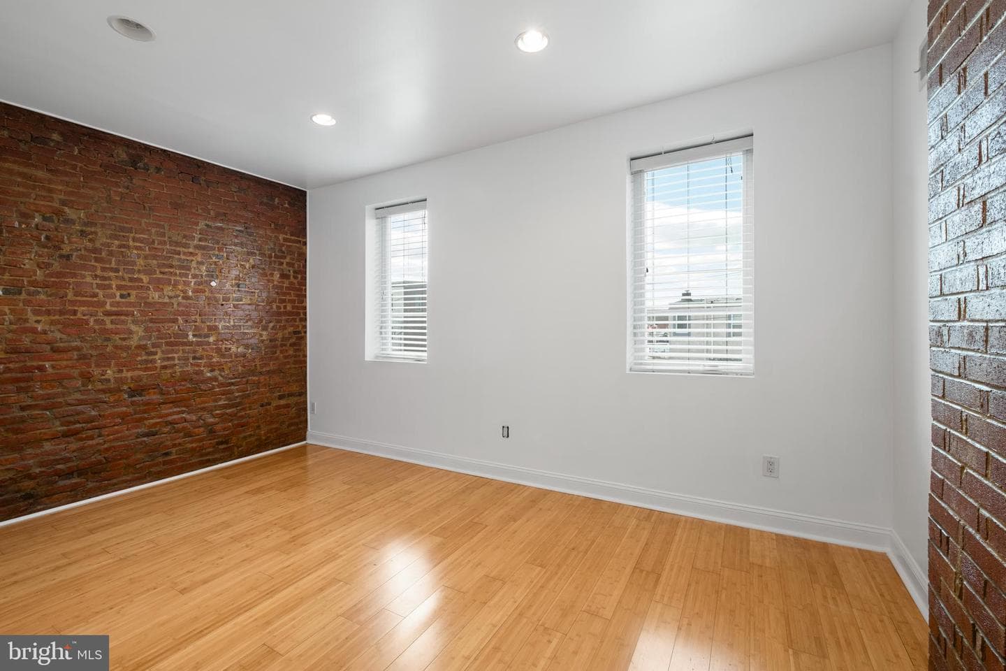 2539 Webb Street photo 16