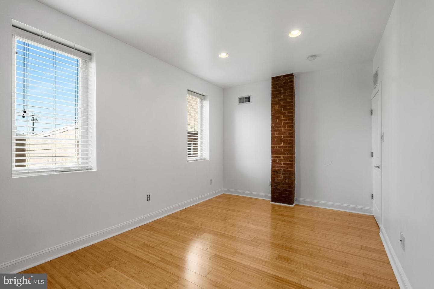 2539 Webb Street photo 18
