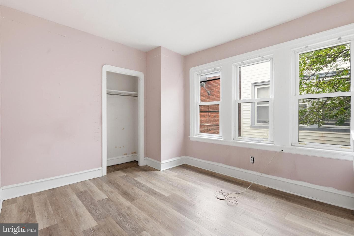 537 Robbins Street photo 23