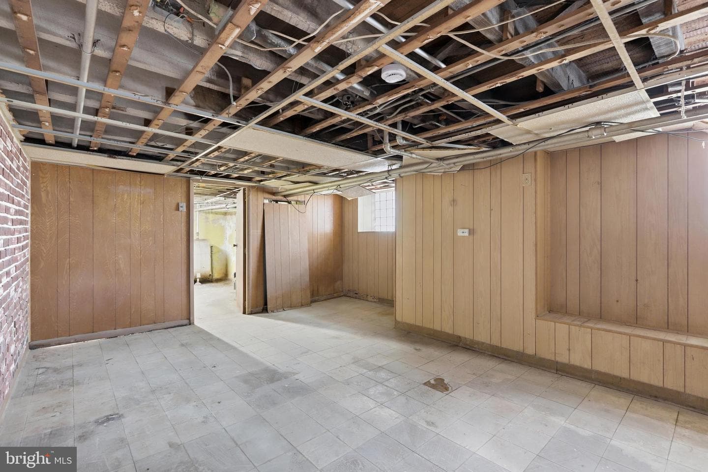 537 Robbins Street photo 29