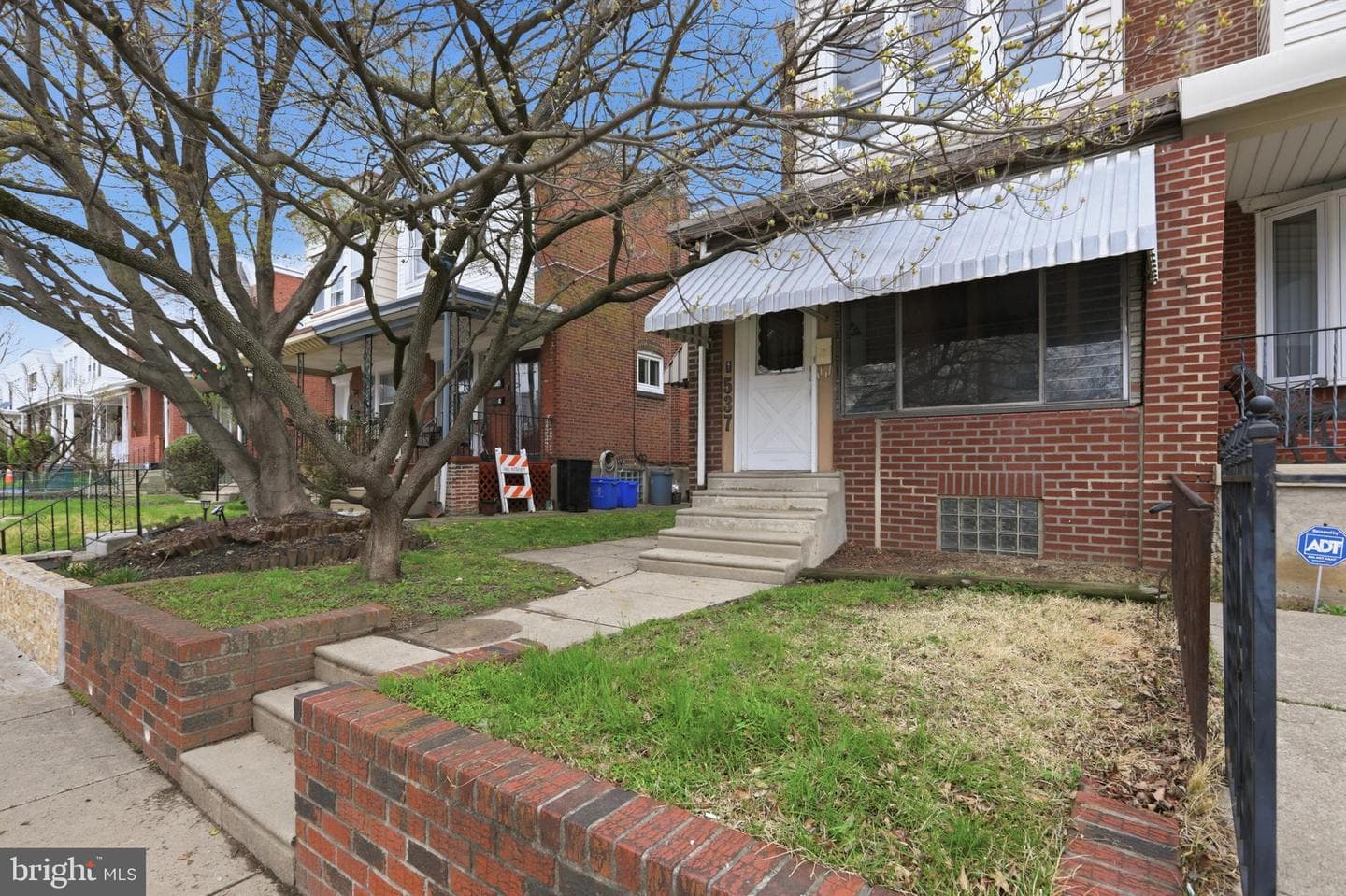 537 Robbins Street photo 3