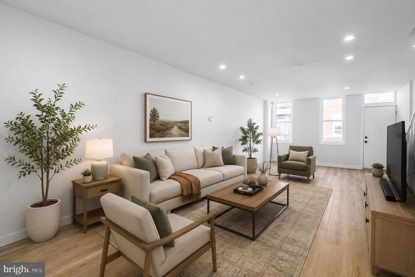 438 Dudley Street photo 3