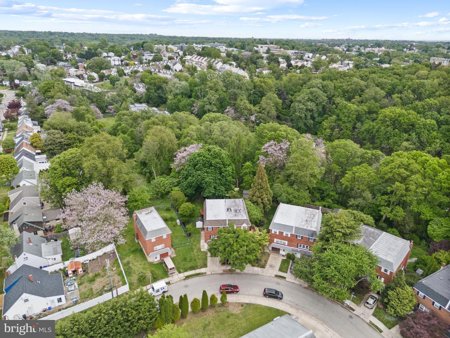 335 Leroy Street photo 29