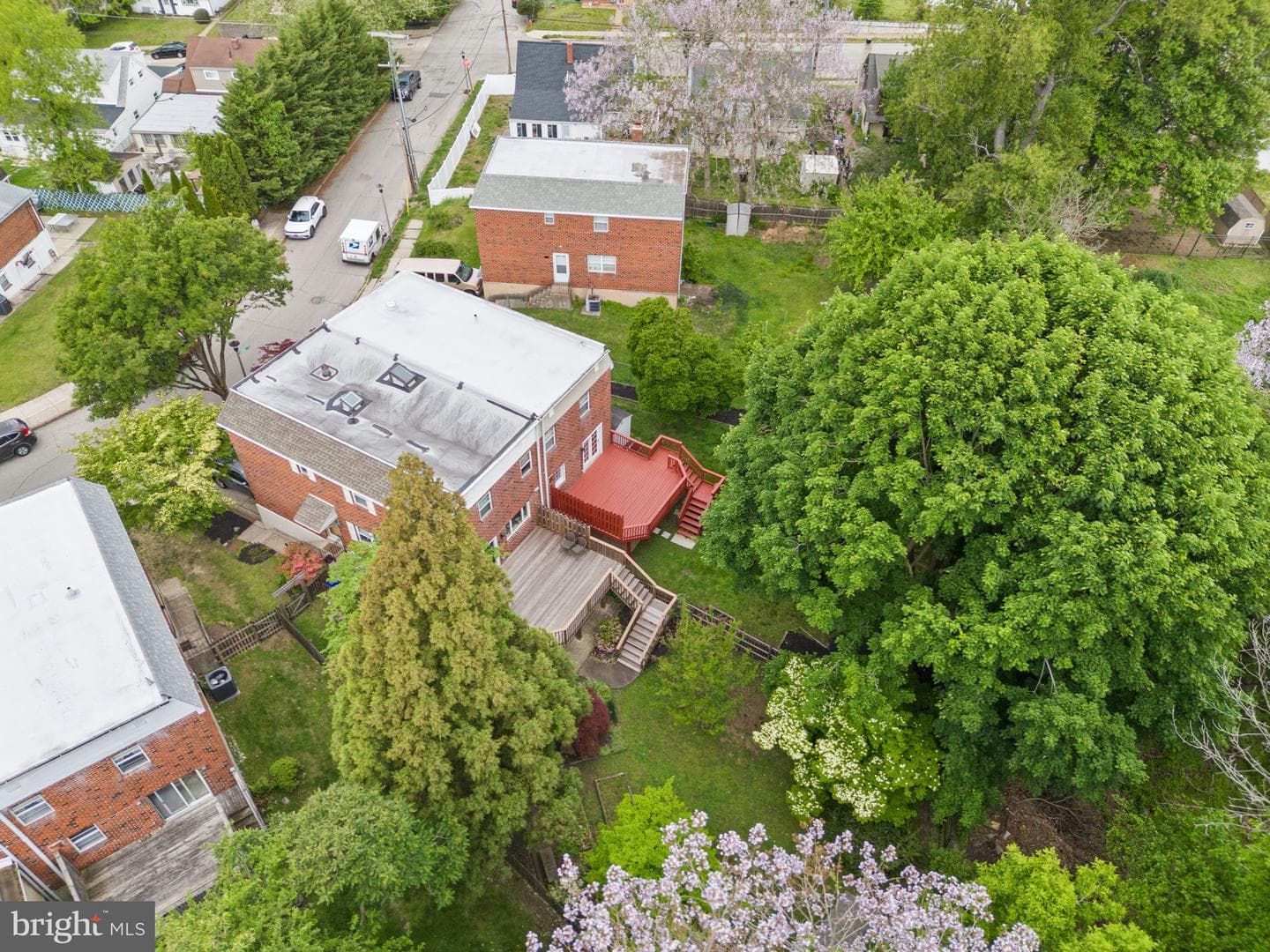 335 Leroy Street photo 37