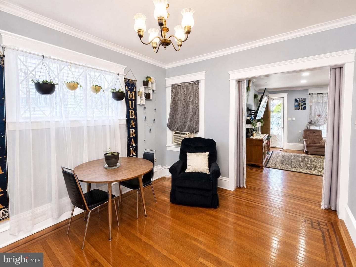 1112 Allengrove Street photo 5