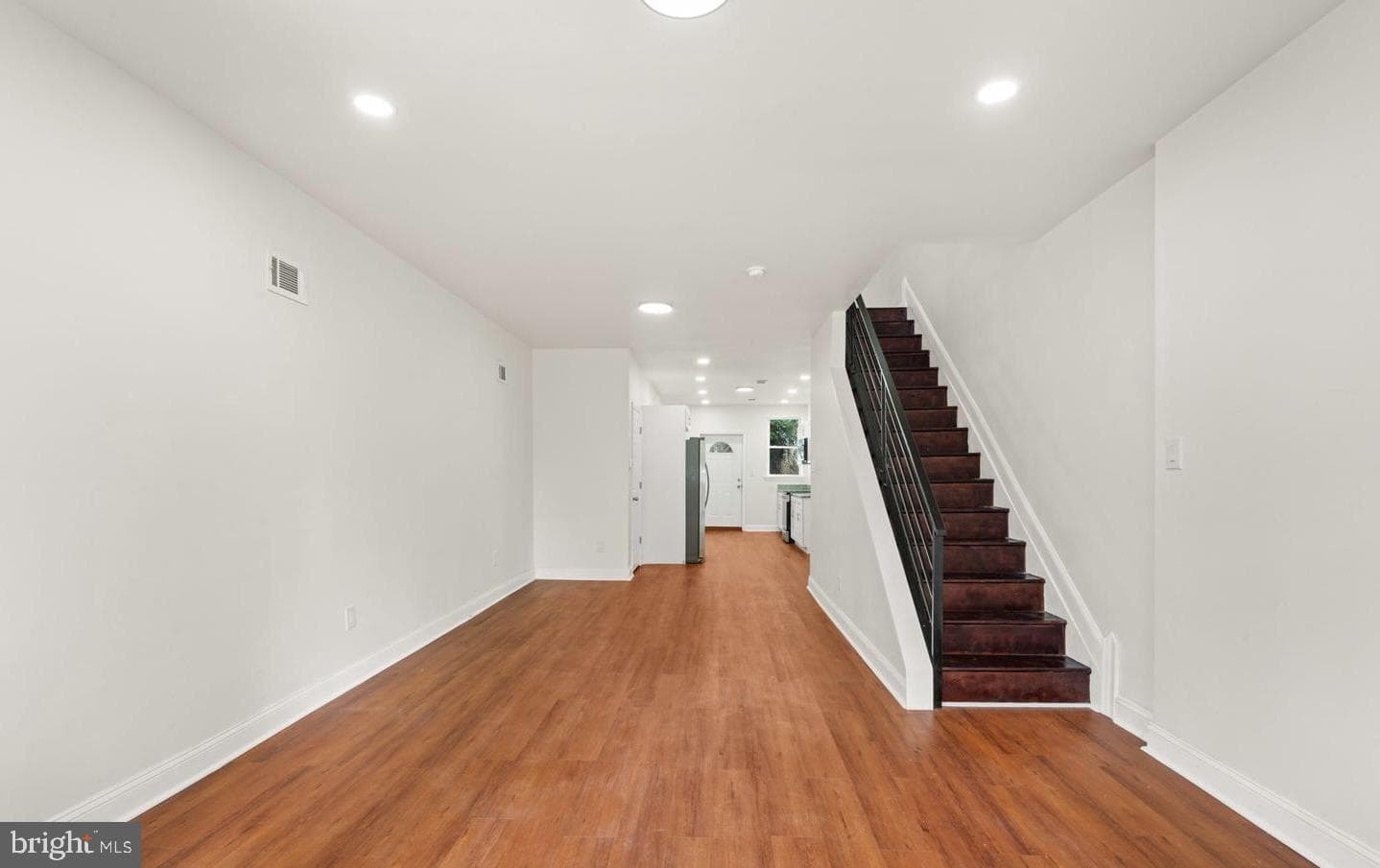 4847 Fairmount Avenue photo 4