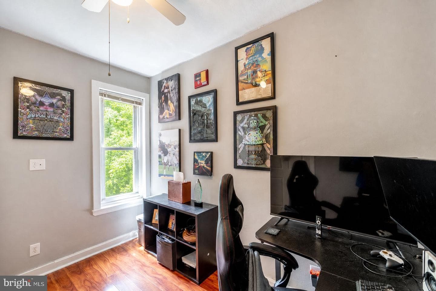 566 Martin Street photo 11
