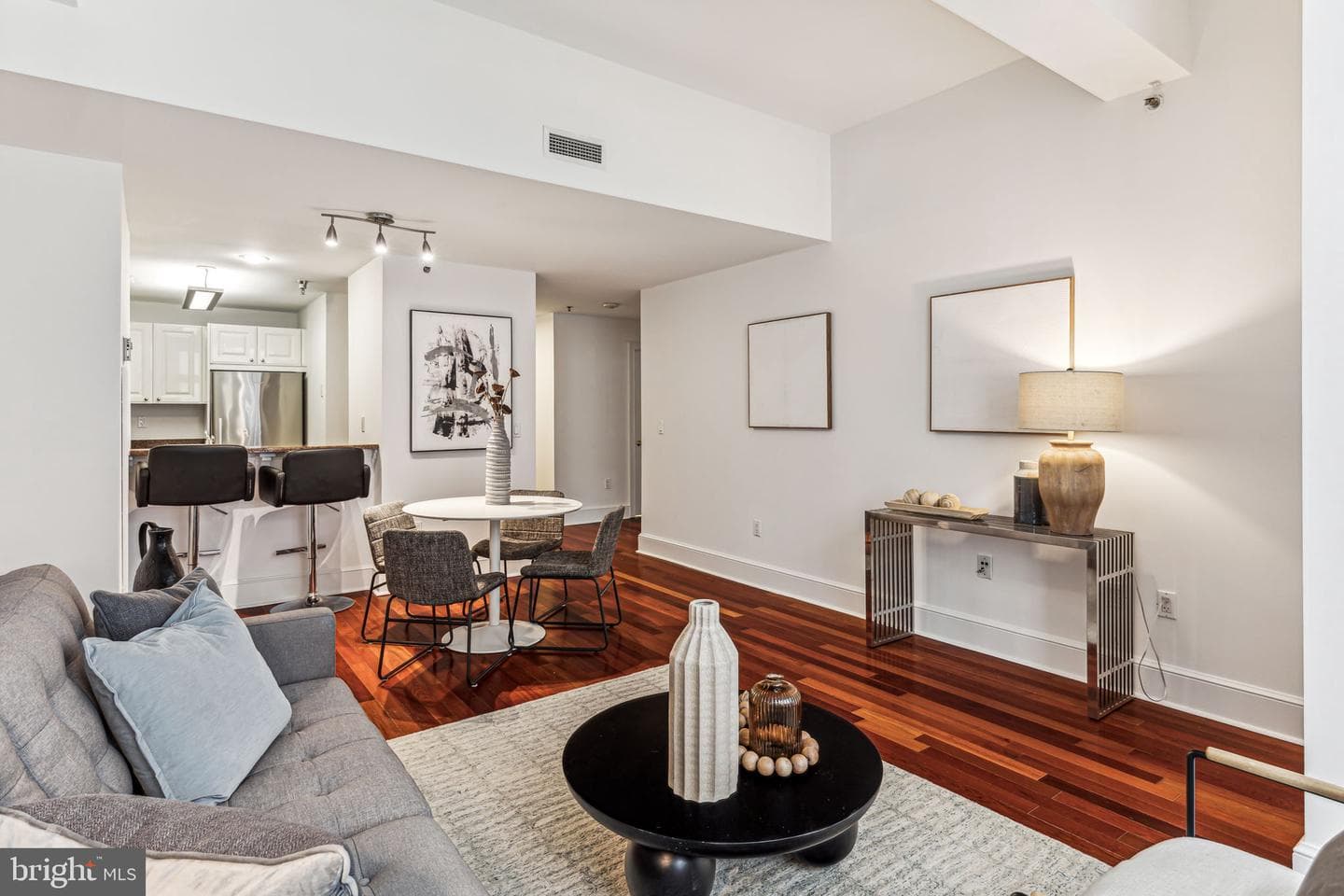 1500 Chestnut Street #5e photo 3