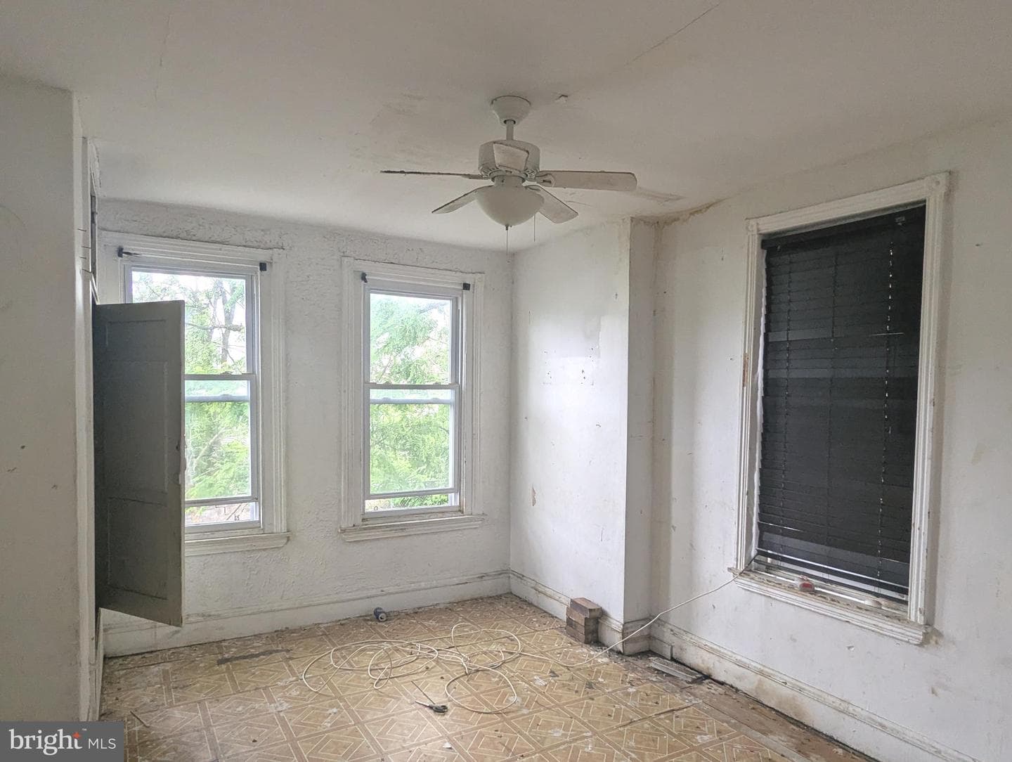 3838 Cambridge Street photo 2