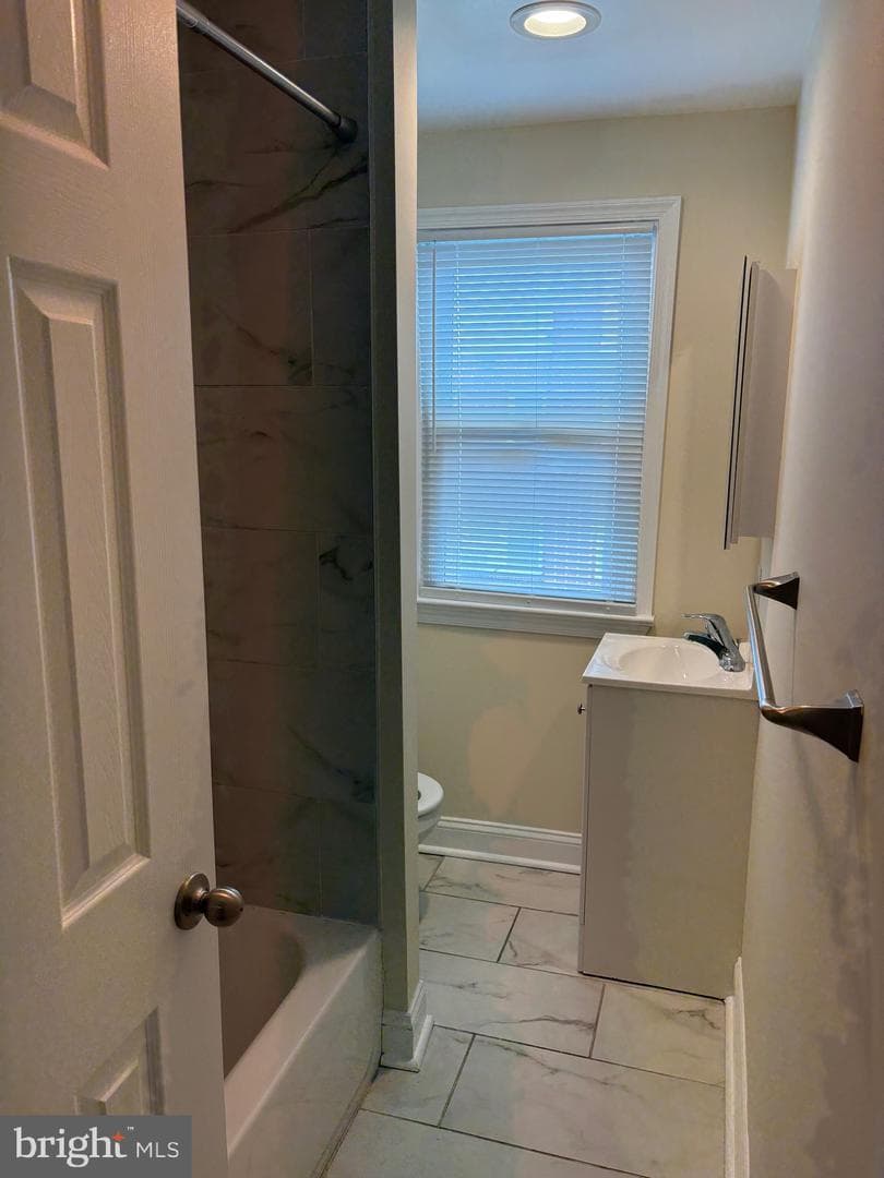 7151 Akron Street photo 24