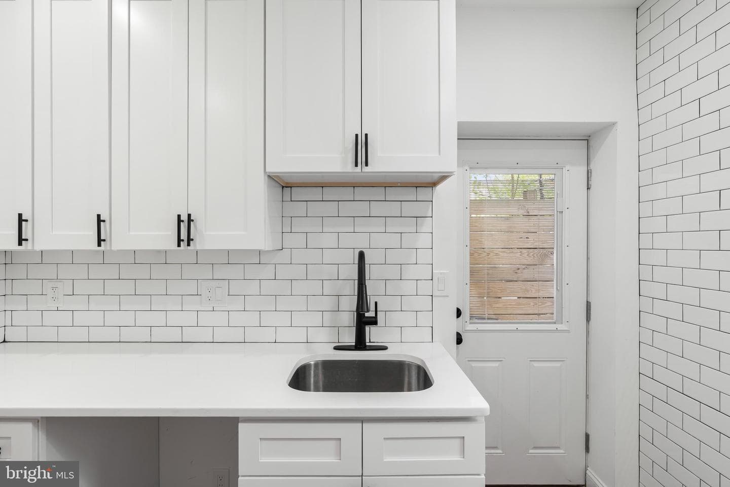 531 Hoffman Street photo 11