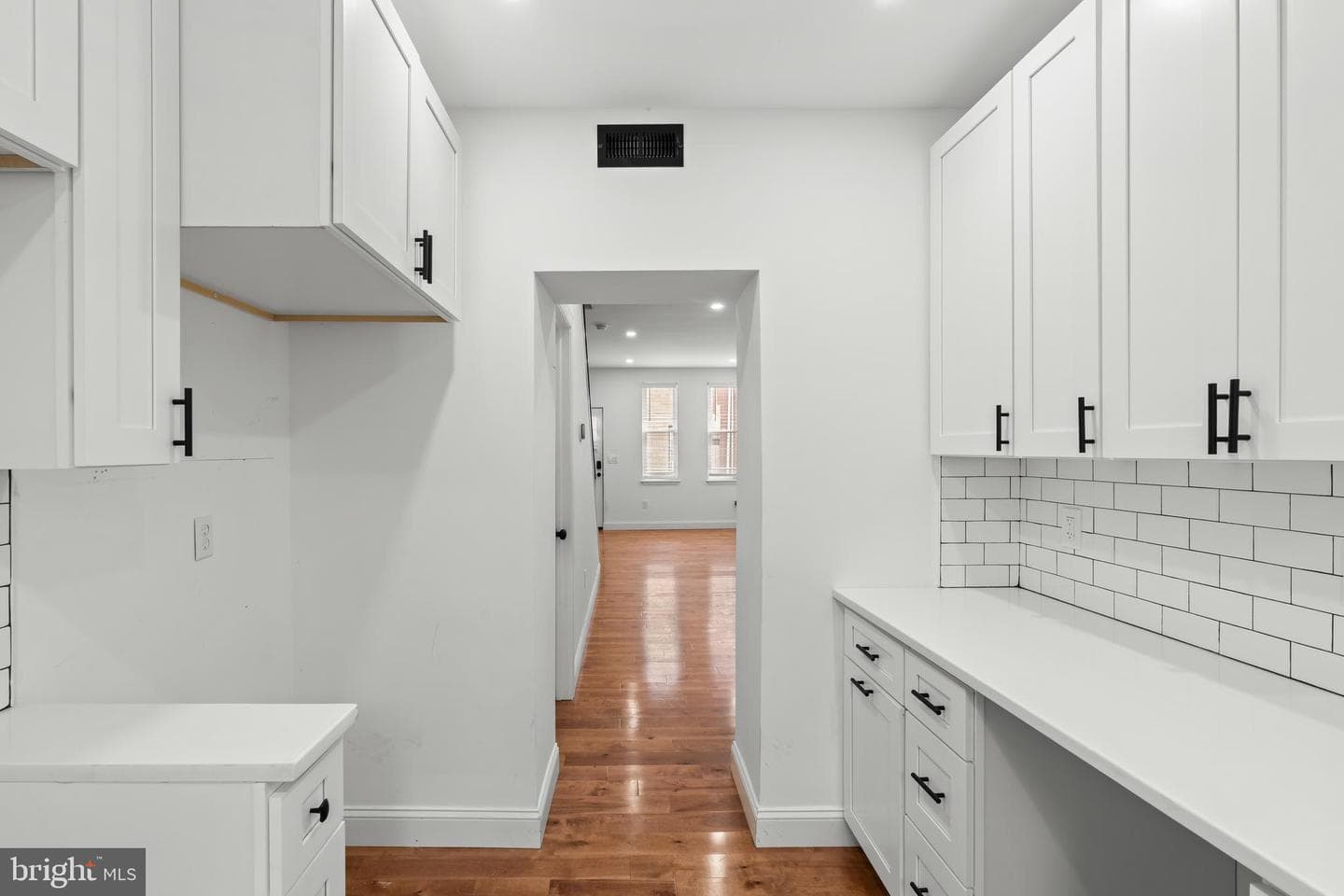 531 Hoffman Street photo 12