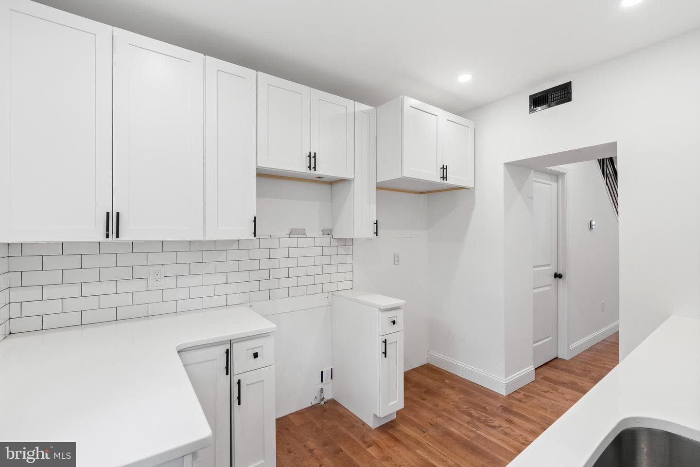 531 Hoffman Street photo 13