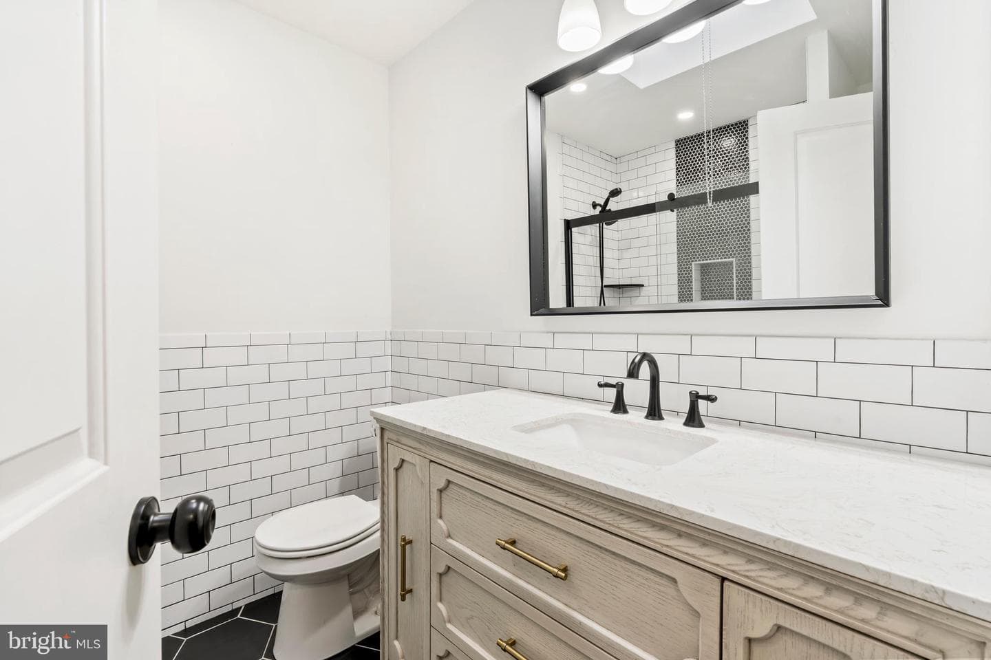 531 Hoffman Street photo 22