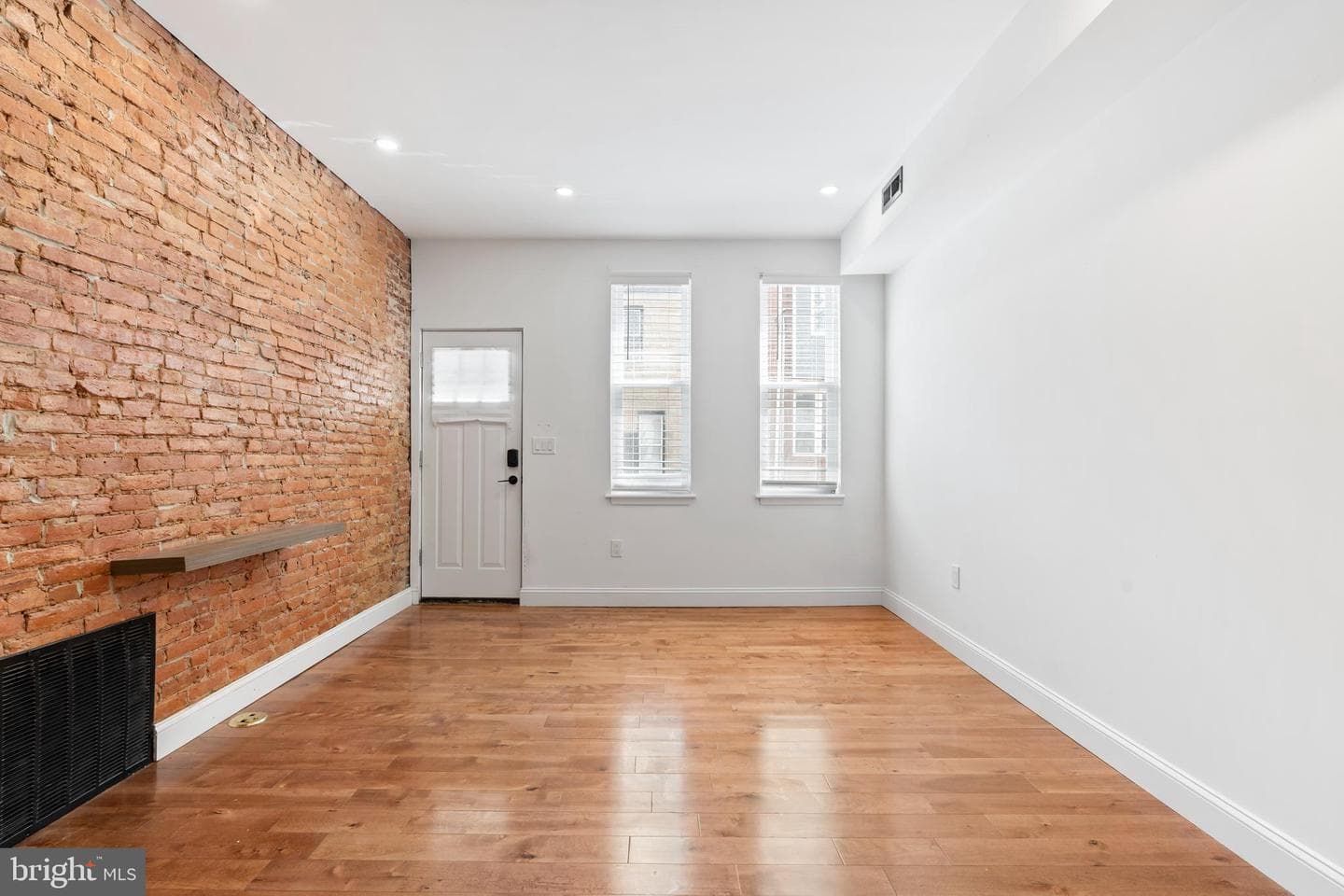 531 Hoffman Street photo 5