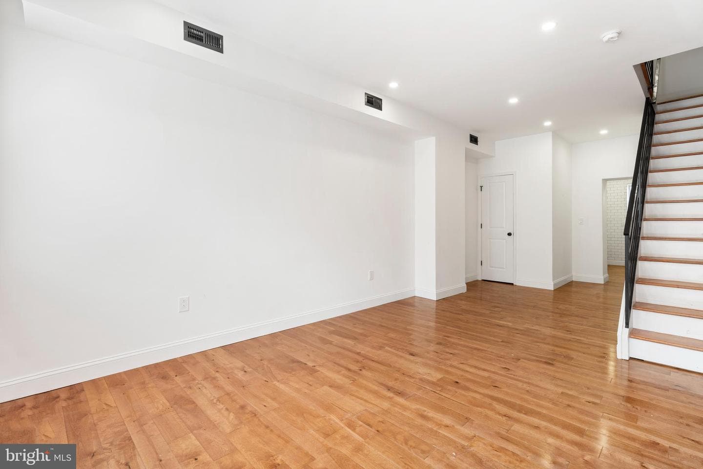 531 Hoffman Street photo 6