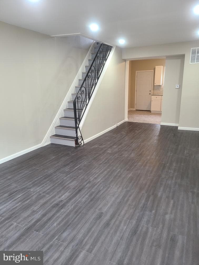 725 Tree Street photo 3