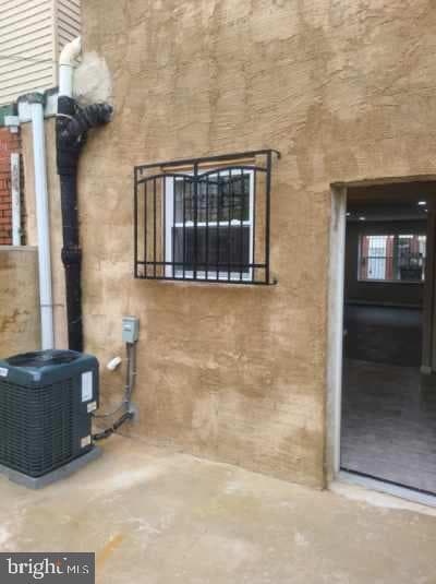 725 Tree Street photo 5