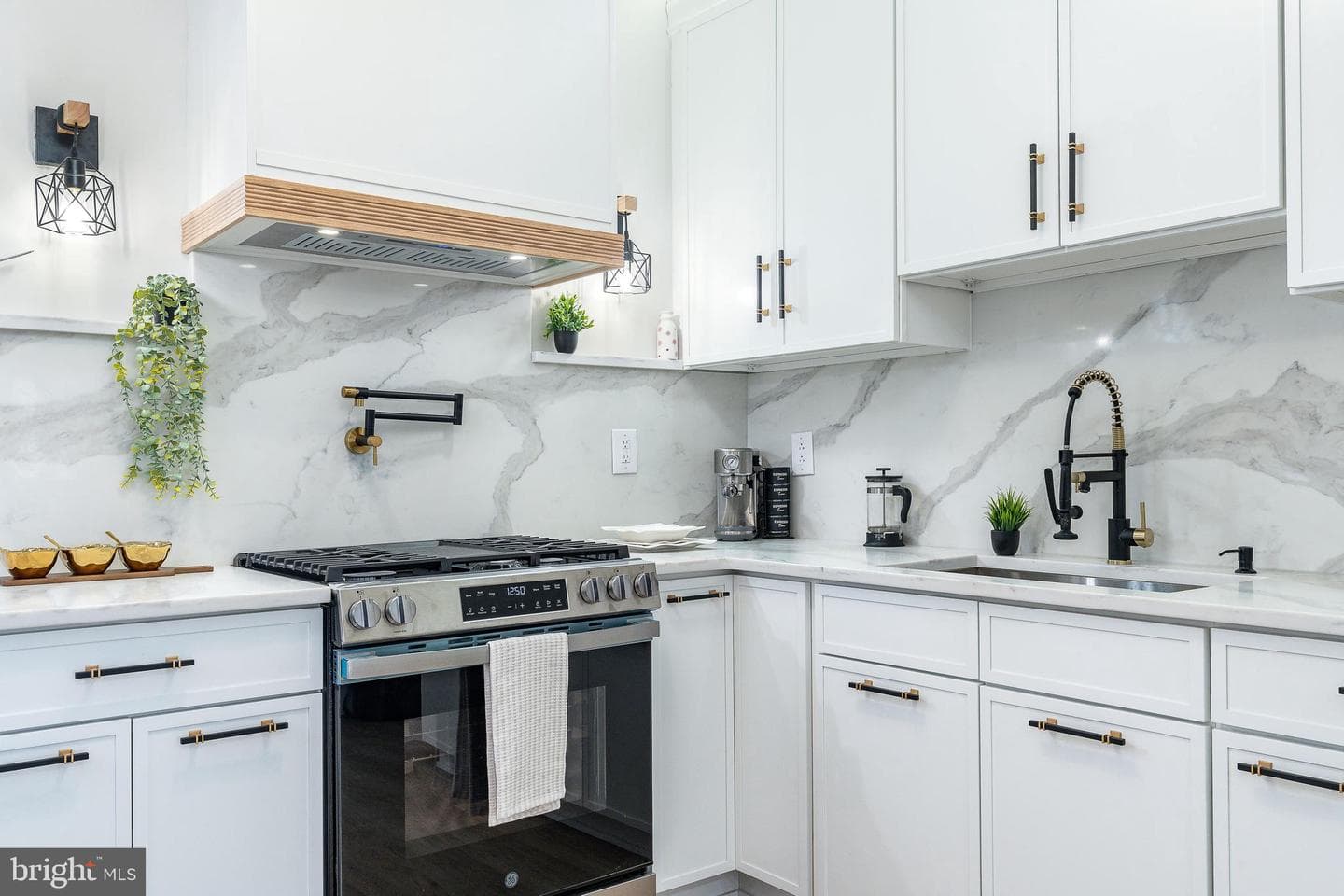 4421 N Orianna Street photo 9