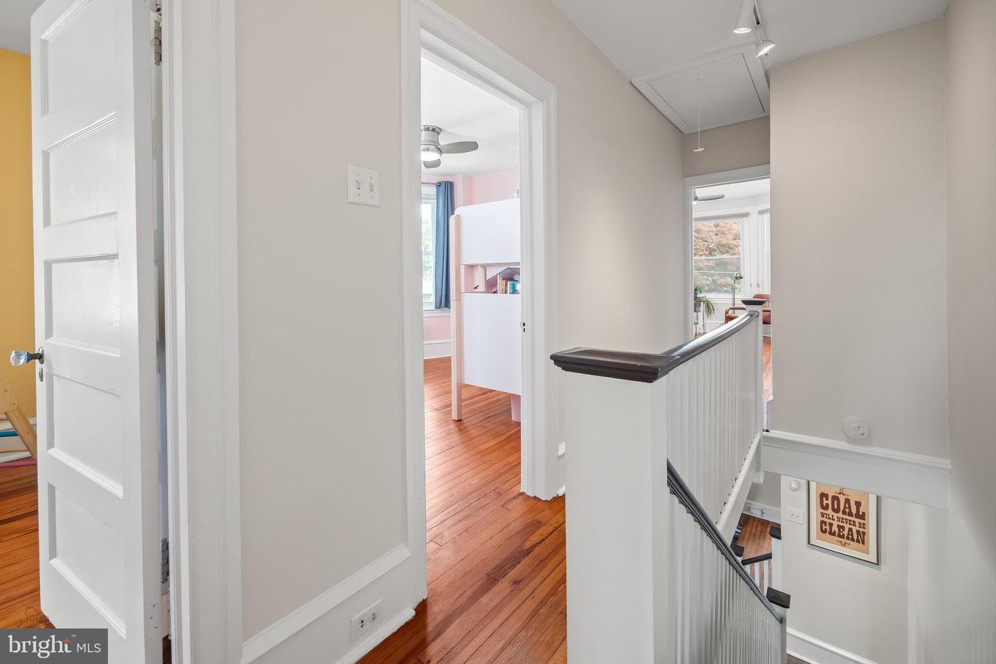 657 W Kingsley Street photo 35