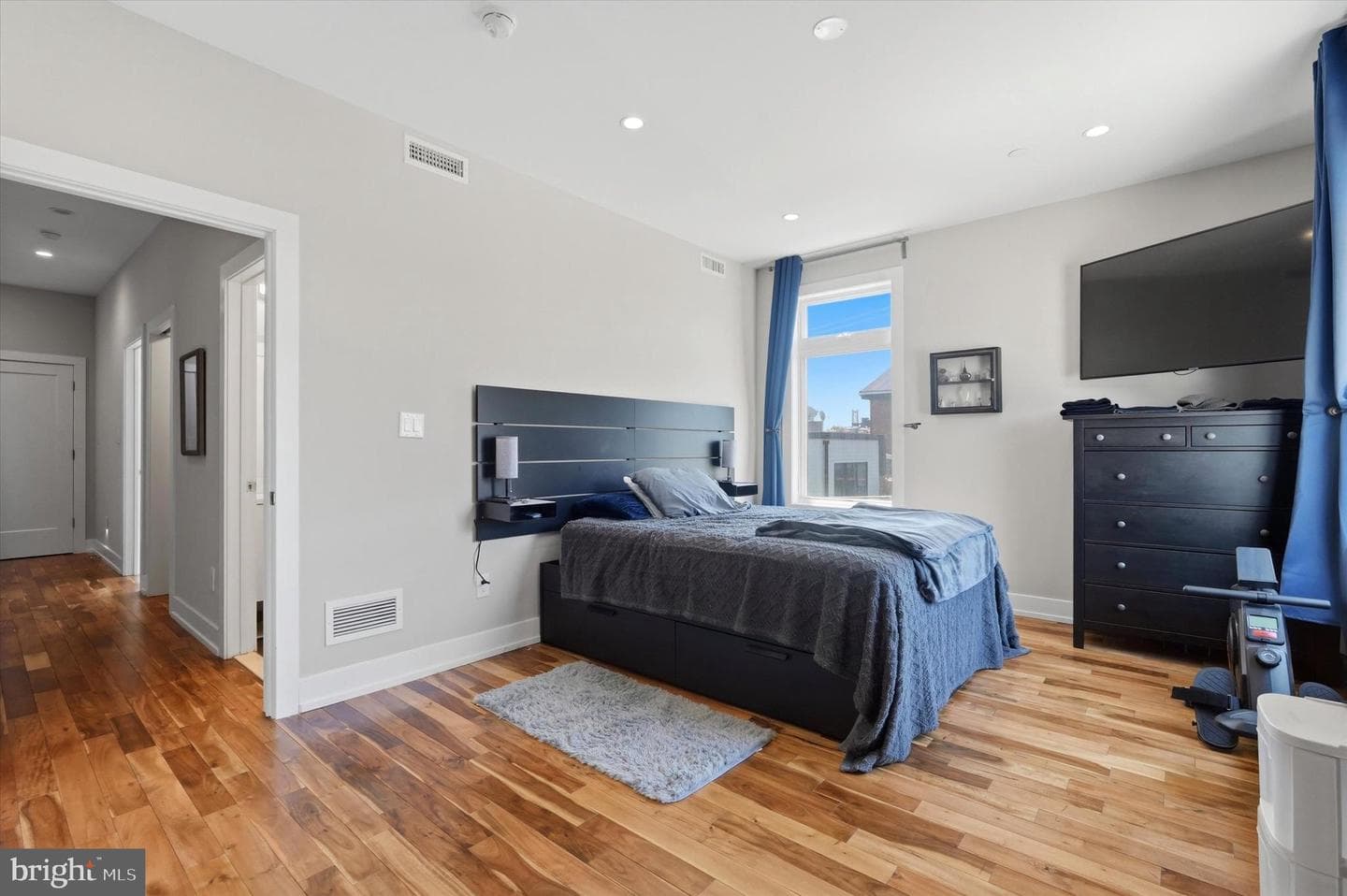 1101 N Galloway Street photo 18