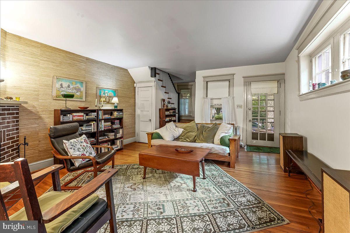 520 Burnham Road photo 3