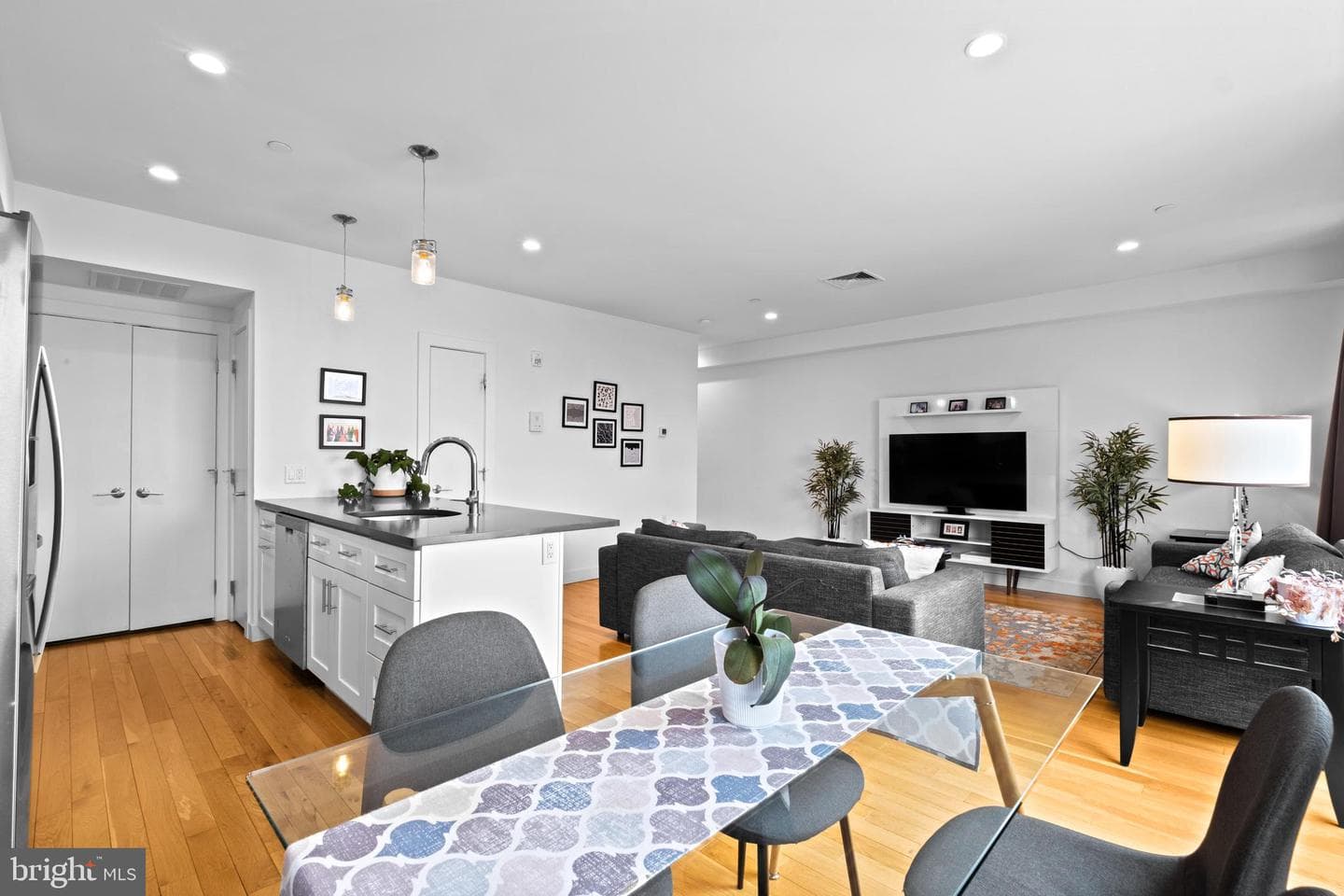 2012 Frankford Ave # 4B photo 12