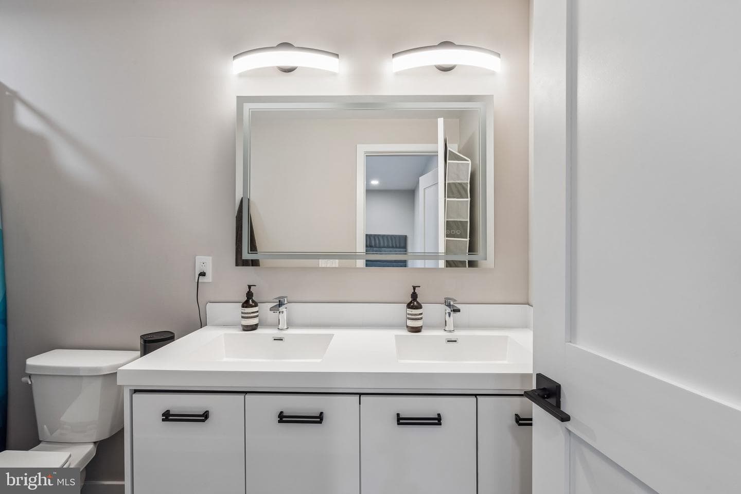 1648-50 Ridge Avenue #302 photo 22